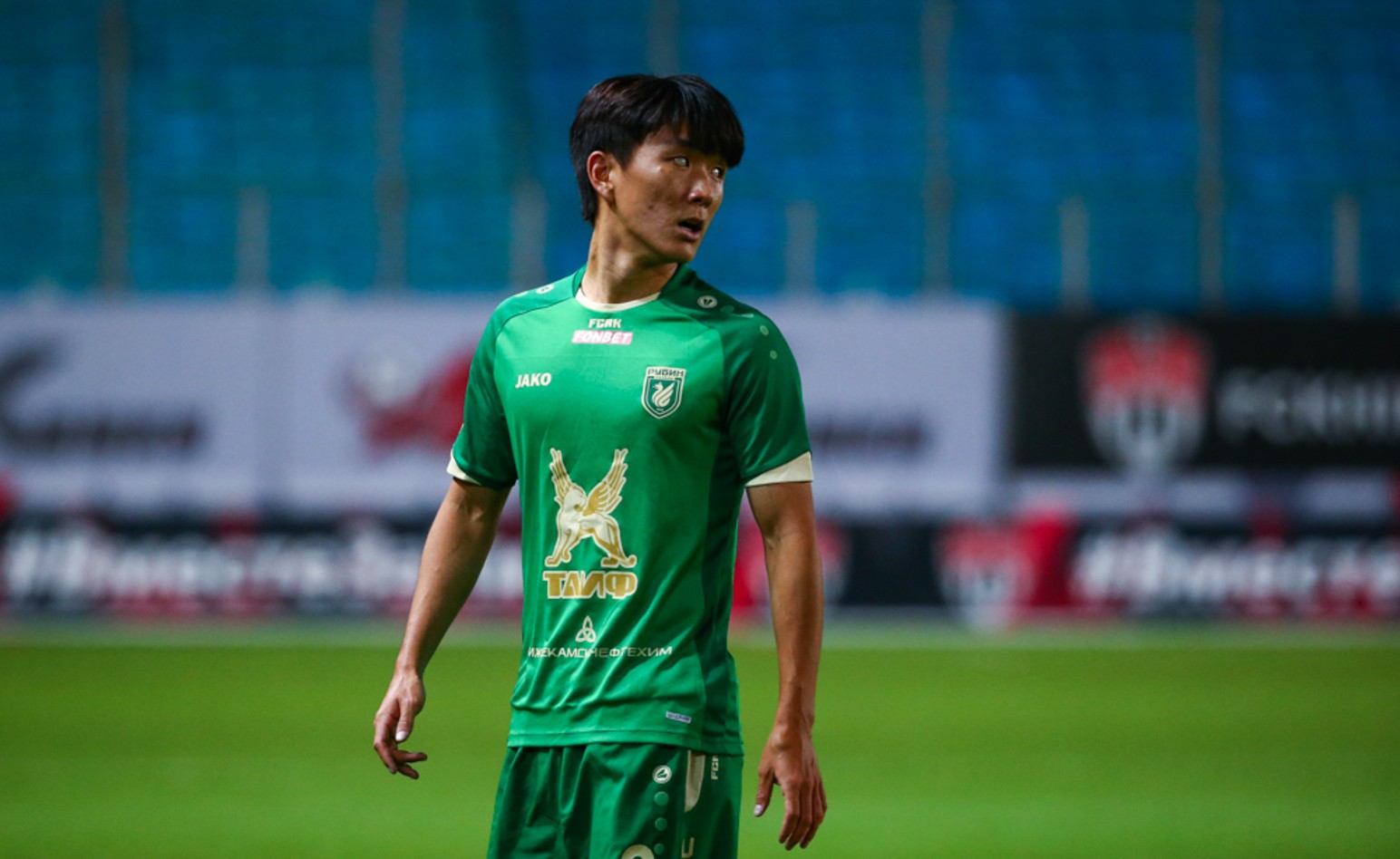 Хван ин бом футболист южная корея. Хван ин бом рубин. Хван ин бом футболист корея. Хванг футболист рубин. Хван ин бом футболист.